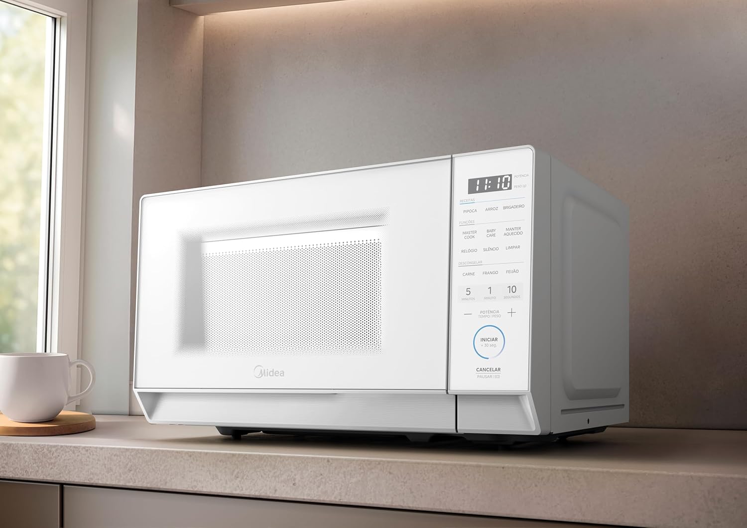Permite reforçar funções como MasterCook, receitas pré-programadas, descongelar e manter aquecido.