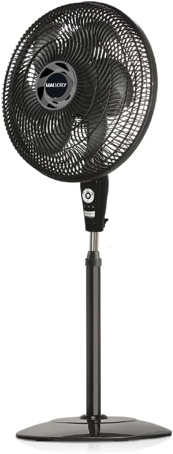 Mostra como o ventilador se encaixa no ambiente e transmite melhor a ideia de circulação de ar e conforto térmico.