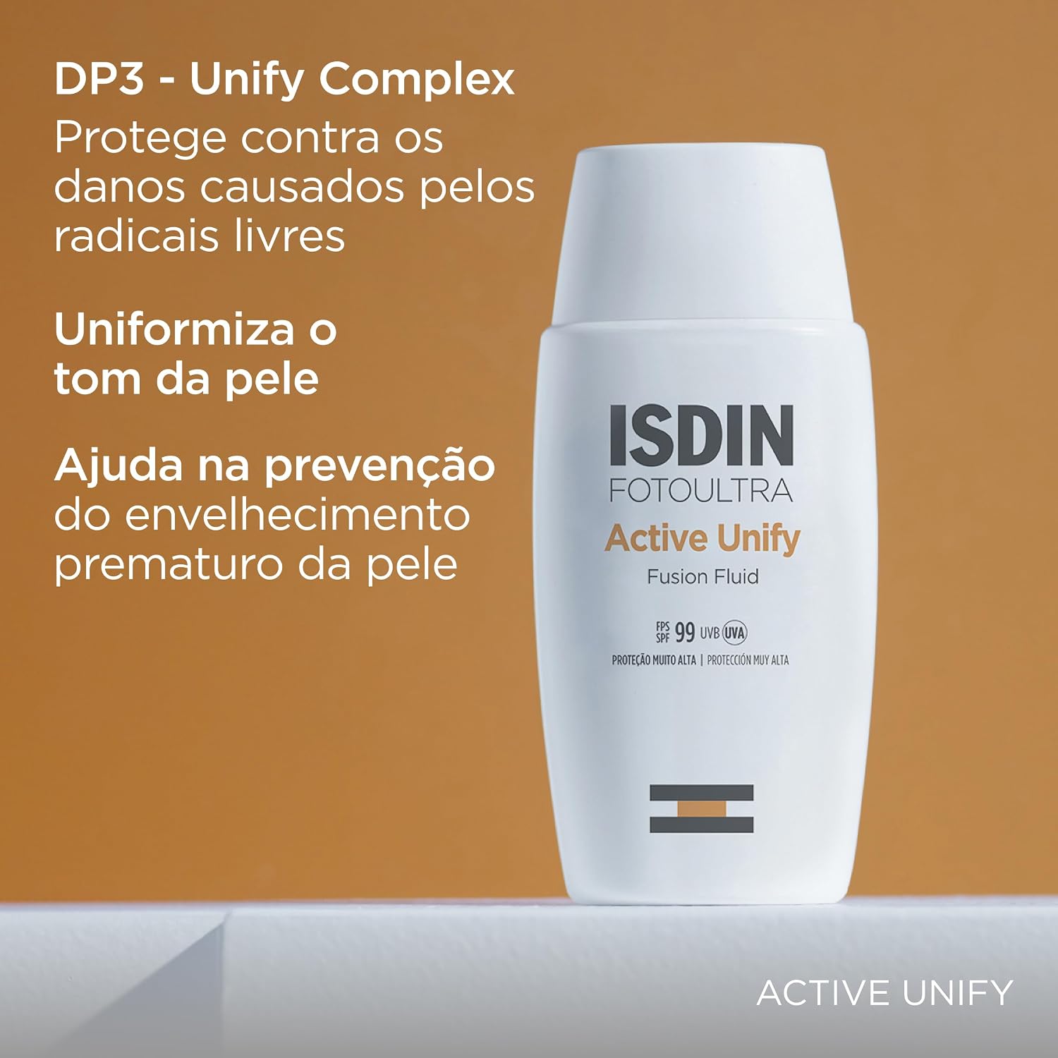 Serve para evidenciar a textura Fusion Fluid e a sensação de aplicação leve no rosto.