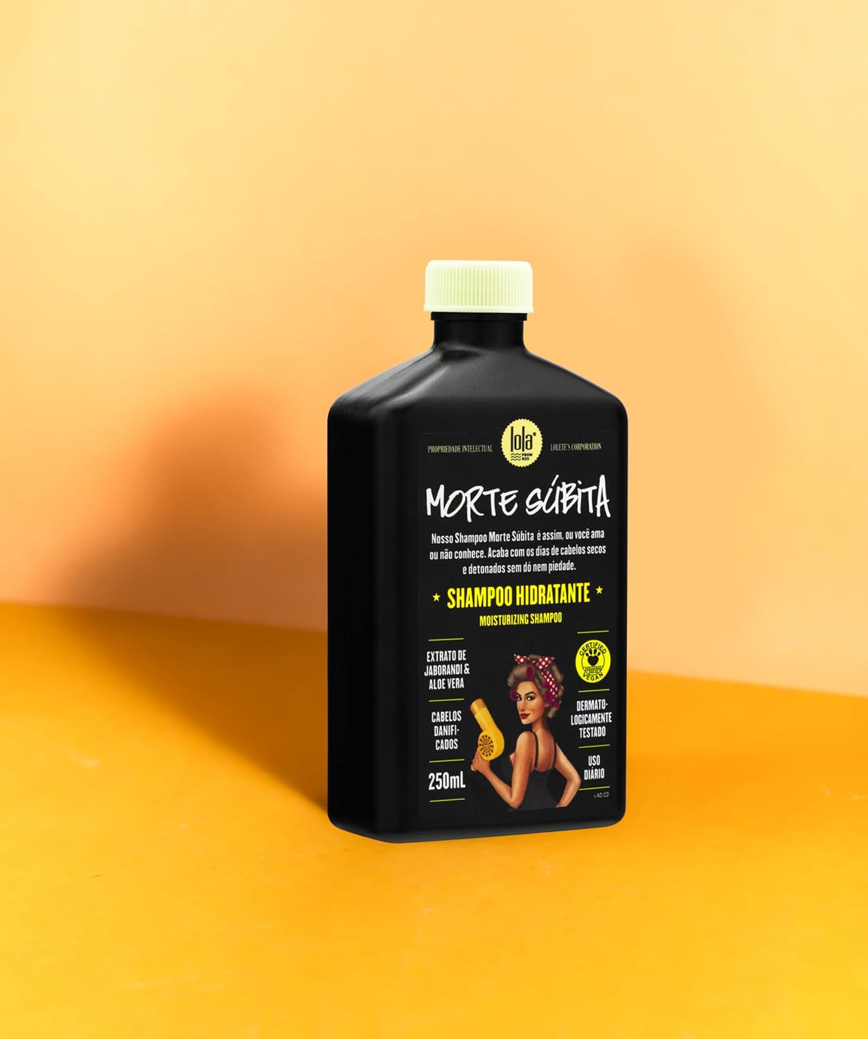 Ajuda a reforçar a percepção de tamanho, design e praticidade da embalagem de 250 ml.