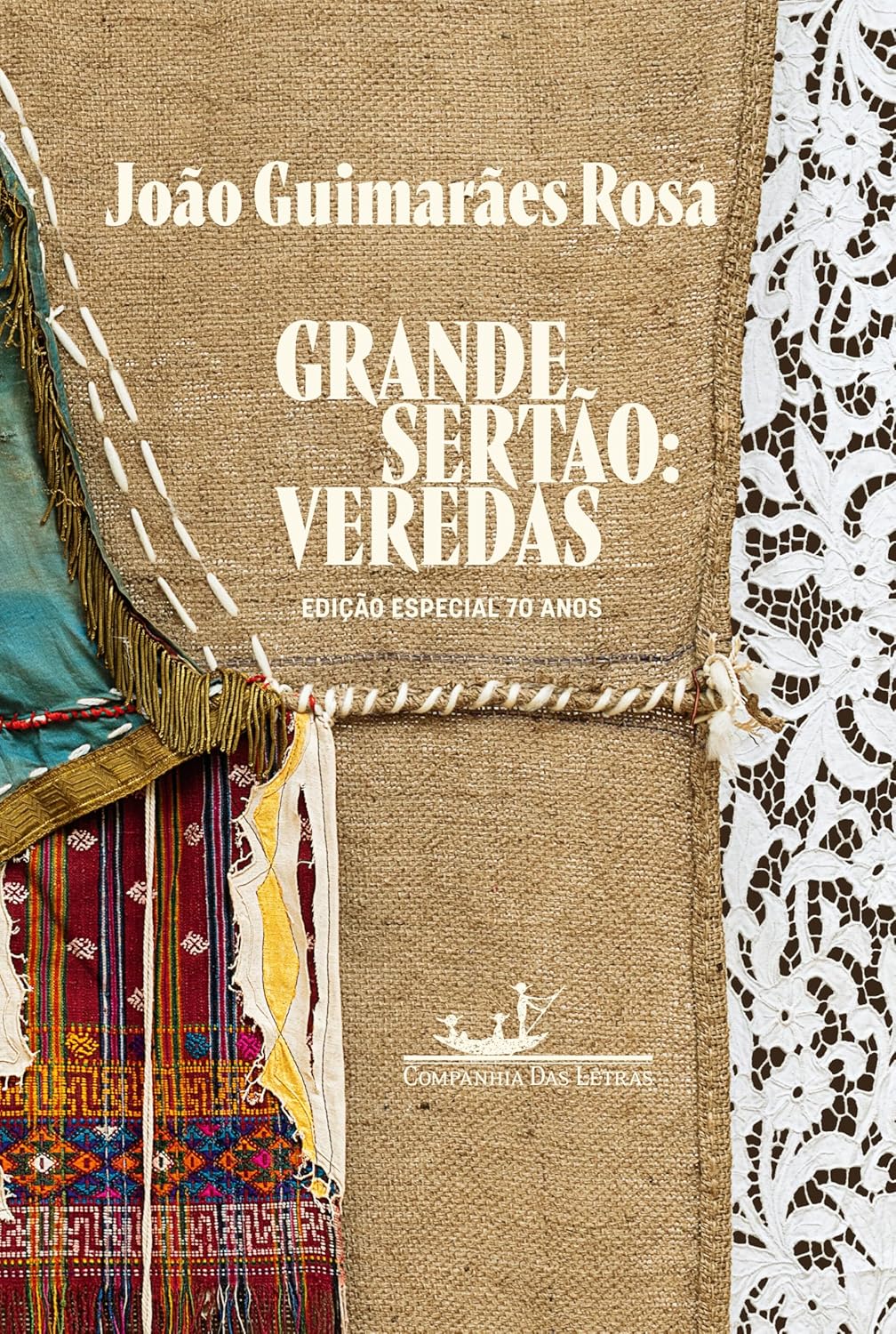 Ajuda a evidenciar acabamento, espessura, formato físico e possíveis elementos de texto/arte da edição especial.